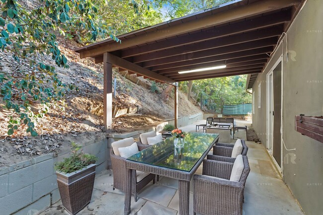 Building Photo - Newly Remodeled Huge Open Concept 4 Bed / ...