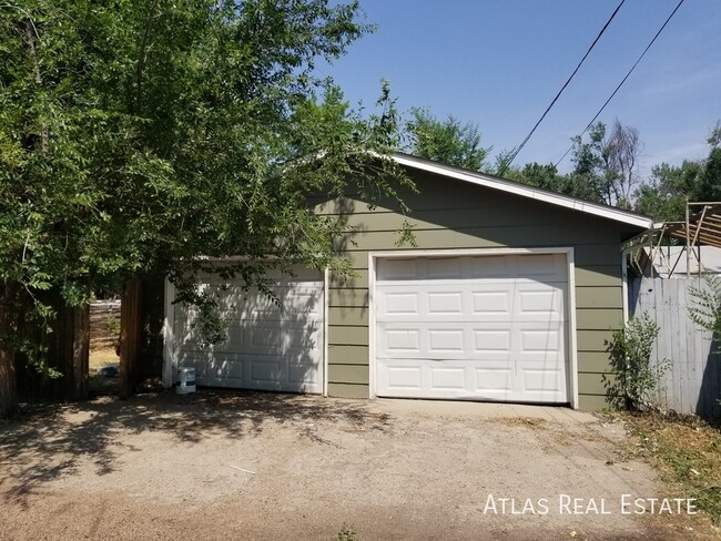 Building Photo - 1353 Willow St