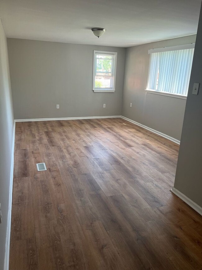 Building Photo - 13747 Vassar Dr