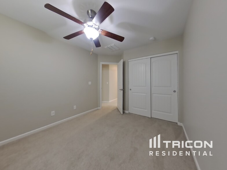 Building Photo - 12584 W Lindbergh Dr