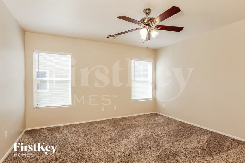 Building Photo - 850 S 223rd Ln