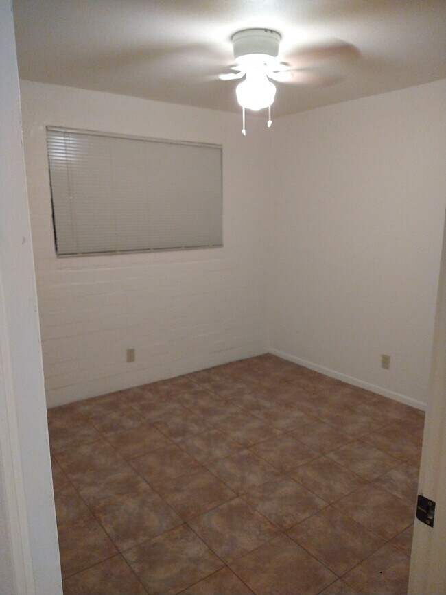 Building Photo - 2333 E Glenn St