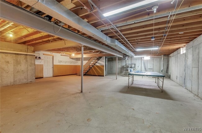 Building Photo - 9400 Wehrle Dr