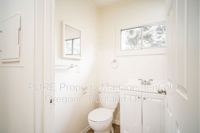 Building Photo - 4632 SE 122nd Ave