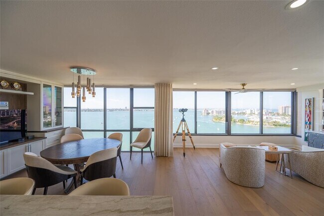 Building Photo - 770 S Palm Ave