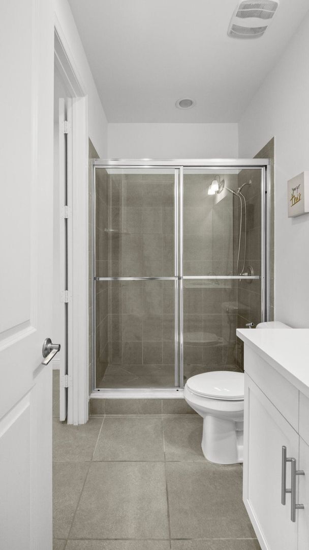 Building Photo - 6919 Pines Cir