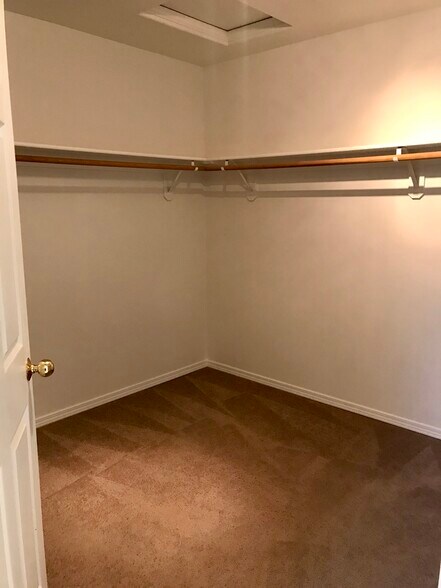 Huge master walk-in closet - 1552 SE Ripplewood Ave