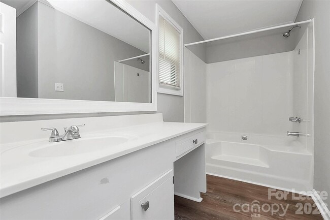 Building Photo - 1406 Pleasant Plains Rd