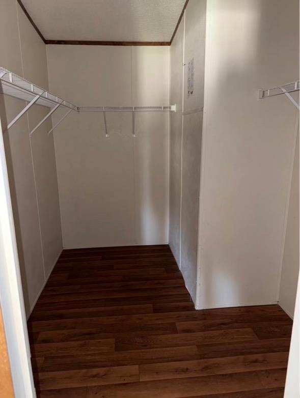 Building Photo - 545 S Apricot Ave