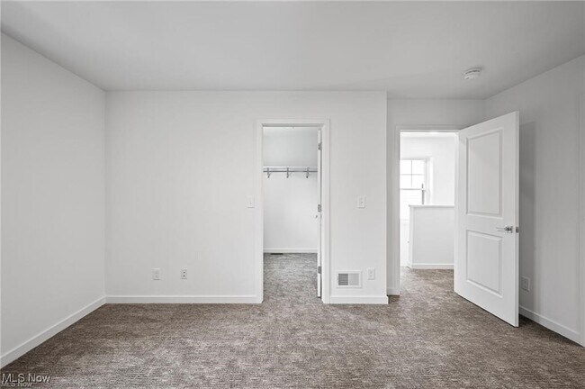 Building Photo - 5907 Pear Ave