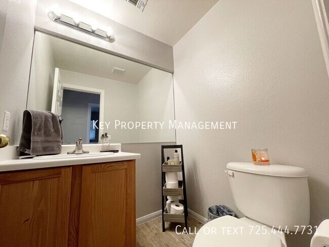 Building Photo - 605 Sonoran Heights Ave