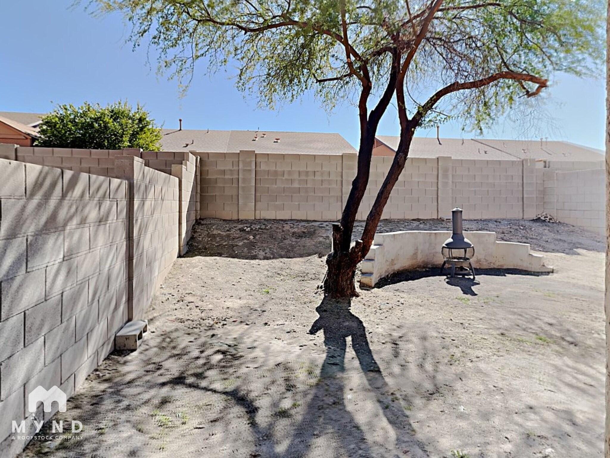 Building Photo - 2018 E Calle Arroyo Lindo