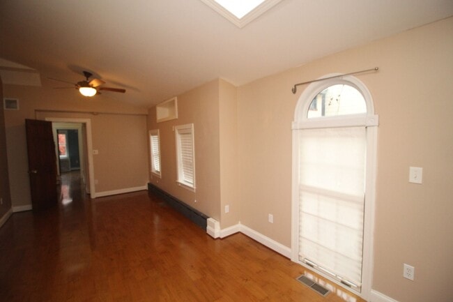 Building Photo - Exceptional Upper Fells 2bd/2ba End Rowhome w/ CAC & Rooftop Deck!--Available 7/15