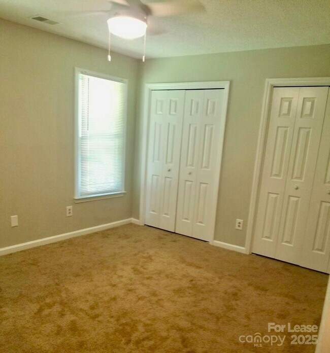 Building Photo - 6613 Farrington Ln