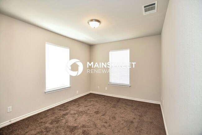 Building Photo - 3 Bedroom Pet-Friendly Home in Red Oak, TX with Main Street Renewal