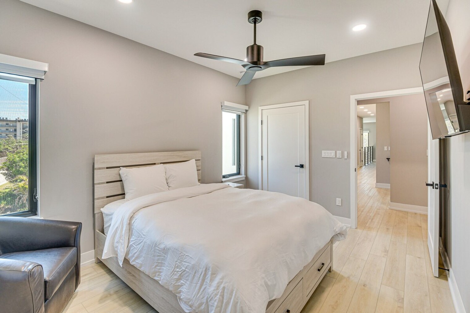 Building Photo - 118 Via Madrid Dr