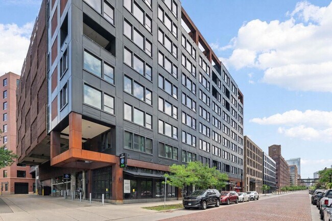 Building Photo - 728 N 3rd St