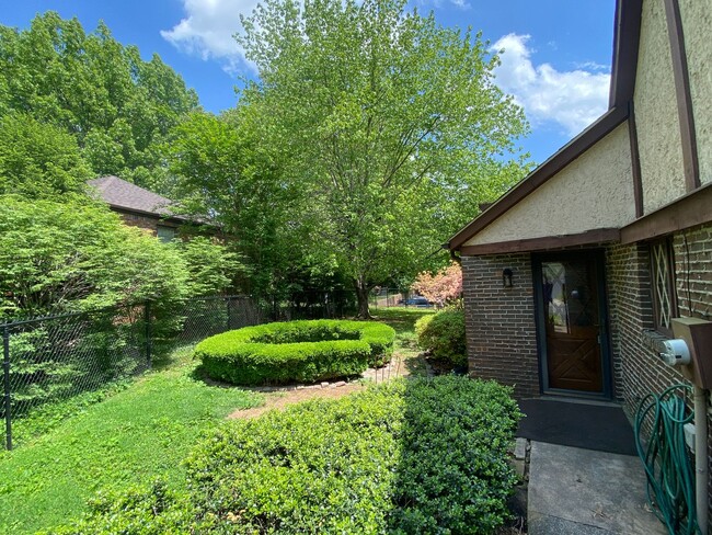 Building Photo - Heather Hills Retreat