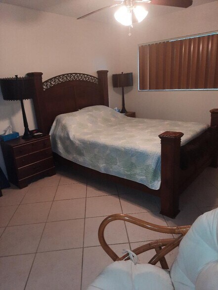 Queen Master Bedroom - 15449 Lakes of Delray Blvd