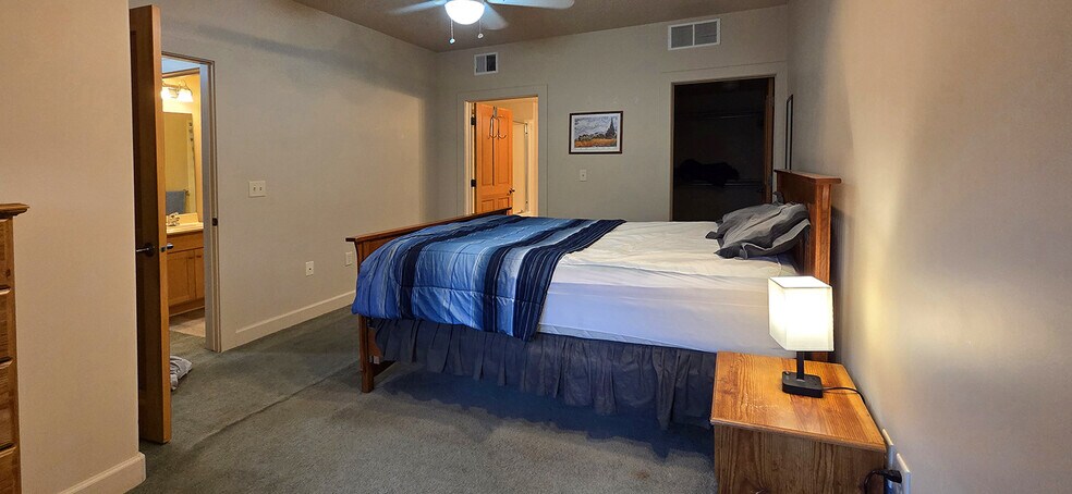 Building Photo - 6749 N 2200 W