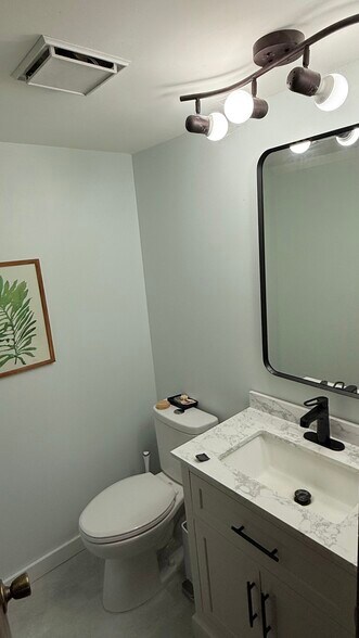 Building Photo - 5640 Wood Duck Cir