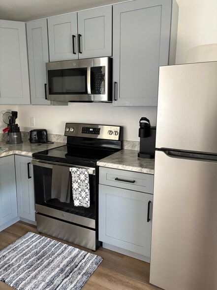 Building Photo - 995 Silverette St