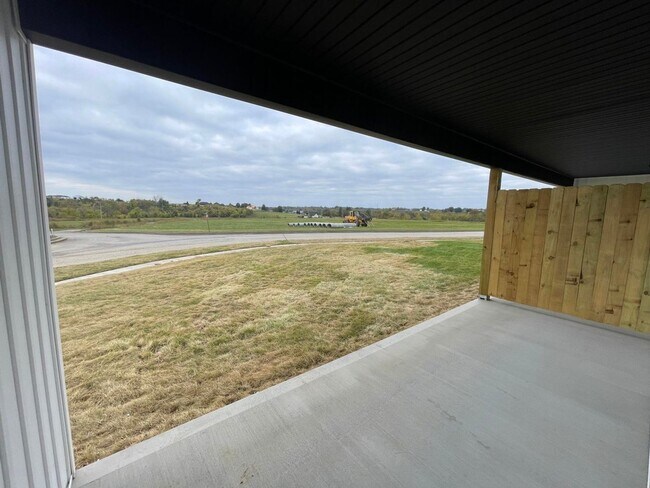 Building Photo - 320/322 Winding Branch Drive