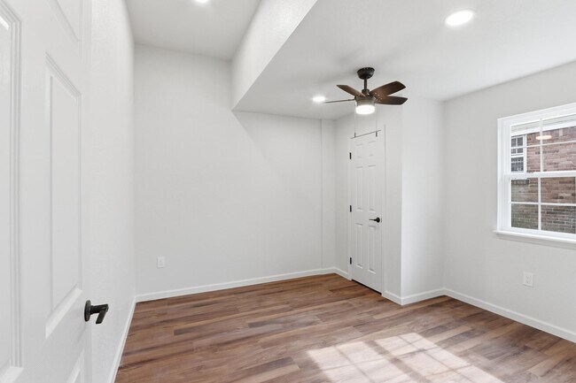 Building Photo - 69 N Tucker St