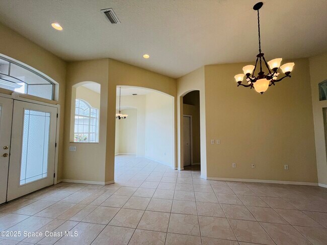 Building Photo - 5810 Eagle Way