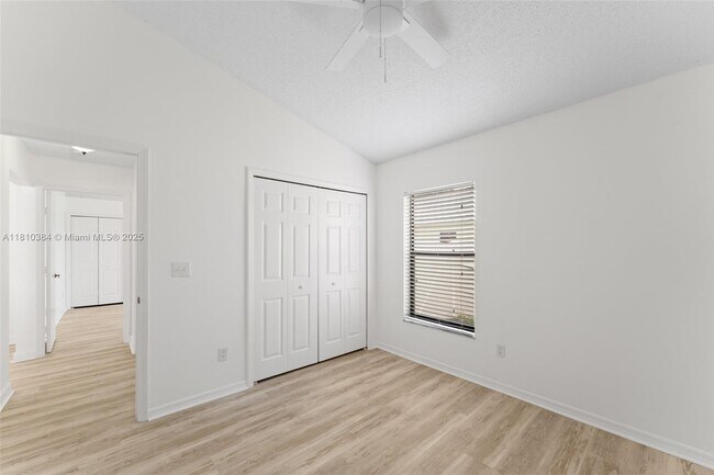 Building Photo - 3561 SW Carmody St