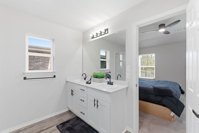 Building Photo - 8027 Dauntless Dr