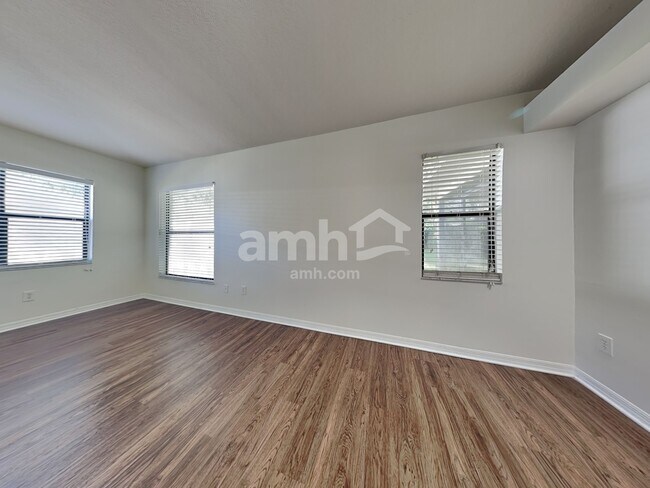 Building Photo - 234 Bryan Oak Ave