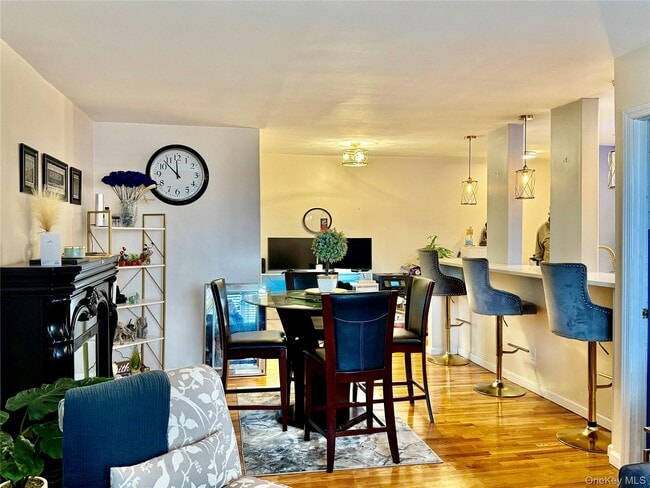 Building Photo - 100 Lincoln Ave