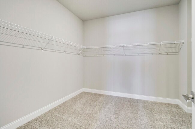 Building Photo - 8990 Dahlia Cir