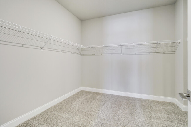 Building Photo - 8990 Dahlia Cir