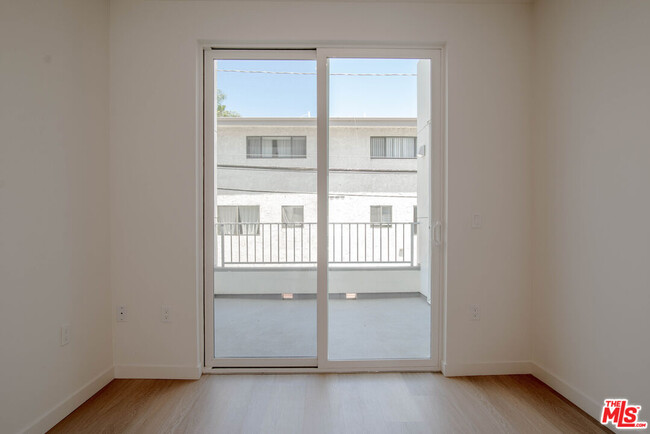 Building Photo - 4406 Fulton Ave