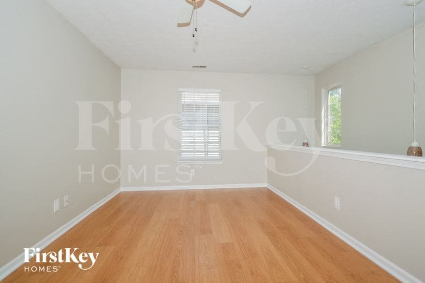 Building Photo - 4824 Ossington Ct