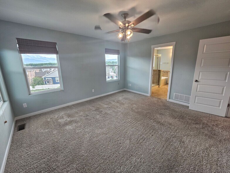 Building Photo - 1350 Alveston St