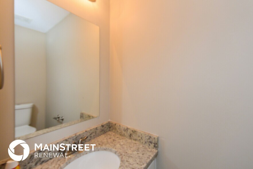 Building Photo - 5014 River Overlook Way