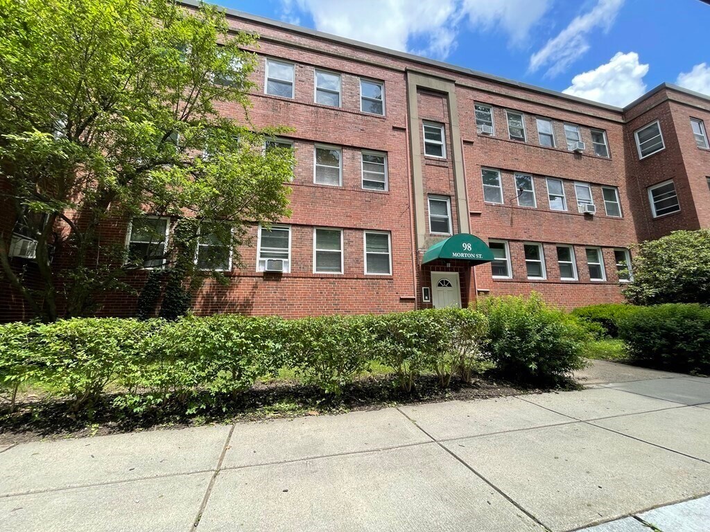 Building Photo - 98 Morton St