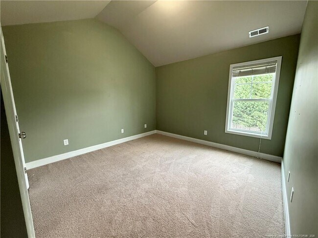 Building Photo - 260 Trenton Pl