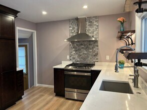 Building Photo - Brick Ranch for Rent in Mayfield HTS walking distance to Golden Gate Plaza