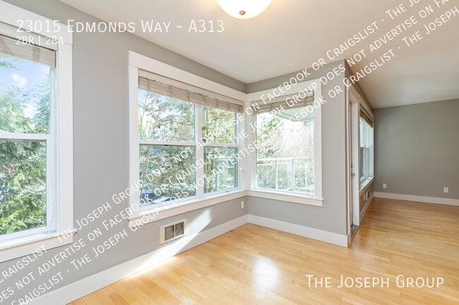 Building Photo - 23015 Edmonds Way