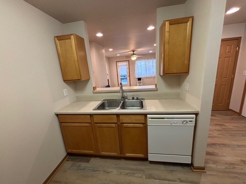 Building Photo - 3401 Fallon St