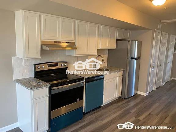 Building Photo - 8 Johnson Pl