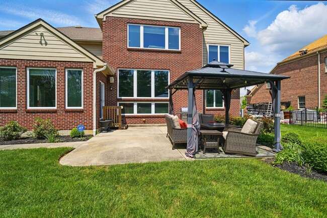Building Photo - Five Bedroom House in Deerfield Township!