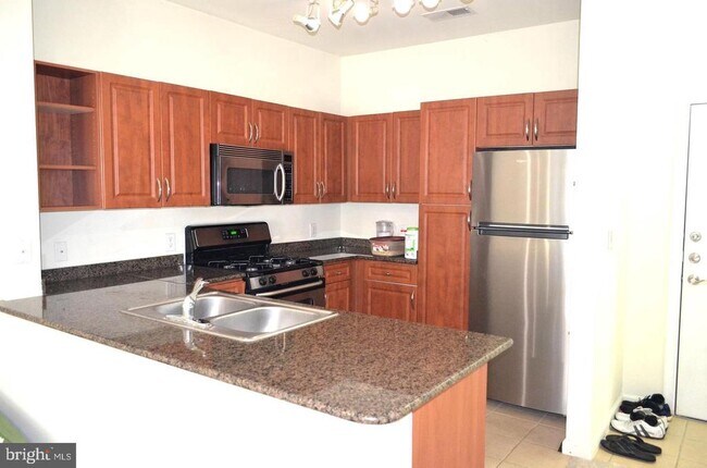 Building Photo - 12937 Centre Park Cir