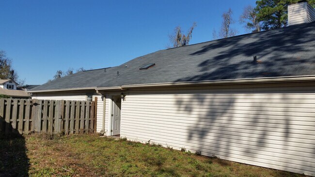 Building Photo - GA Town Home