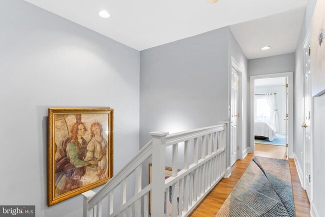 Building Photo - 543 Bridgeview Dr