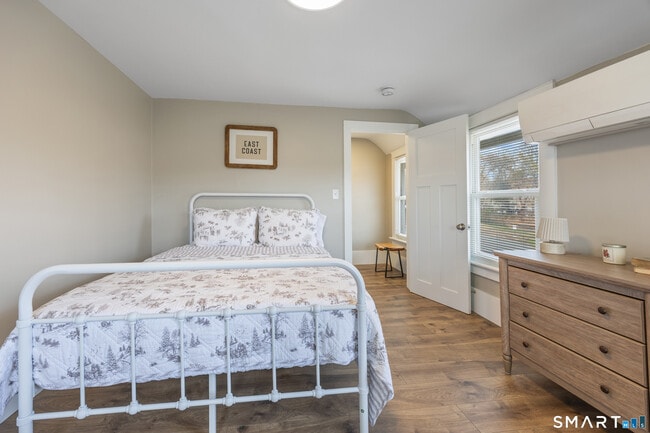 Building Photo - 3 Main St